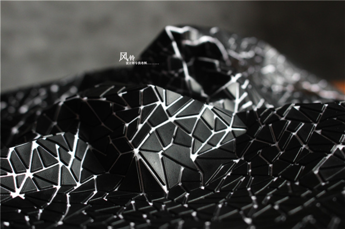 PU Fabric Black Irregular Shap - огляд і ціна Is Sewing Textile Art
