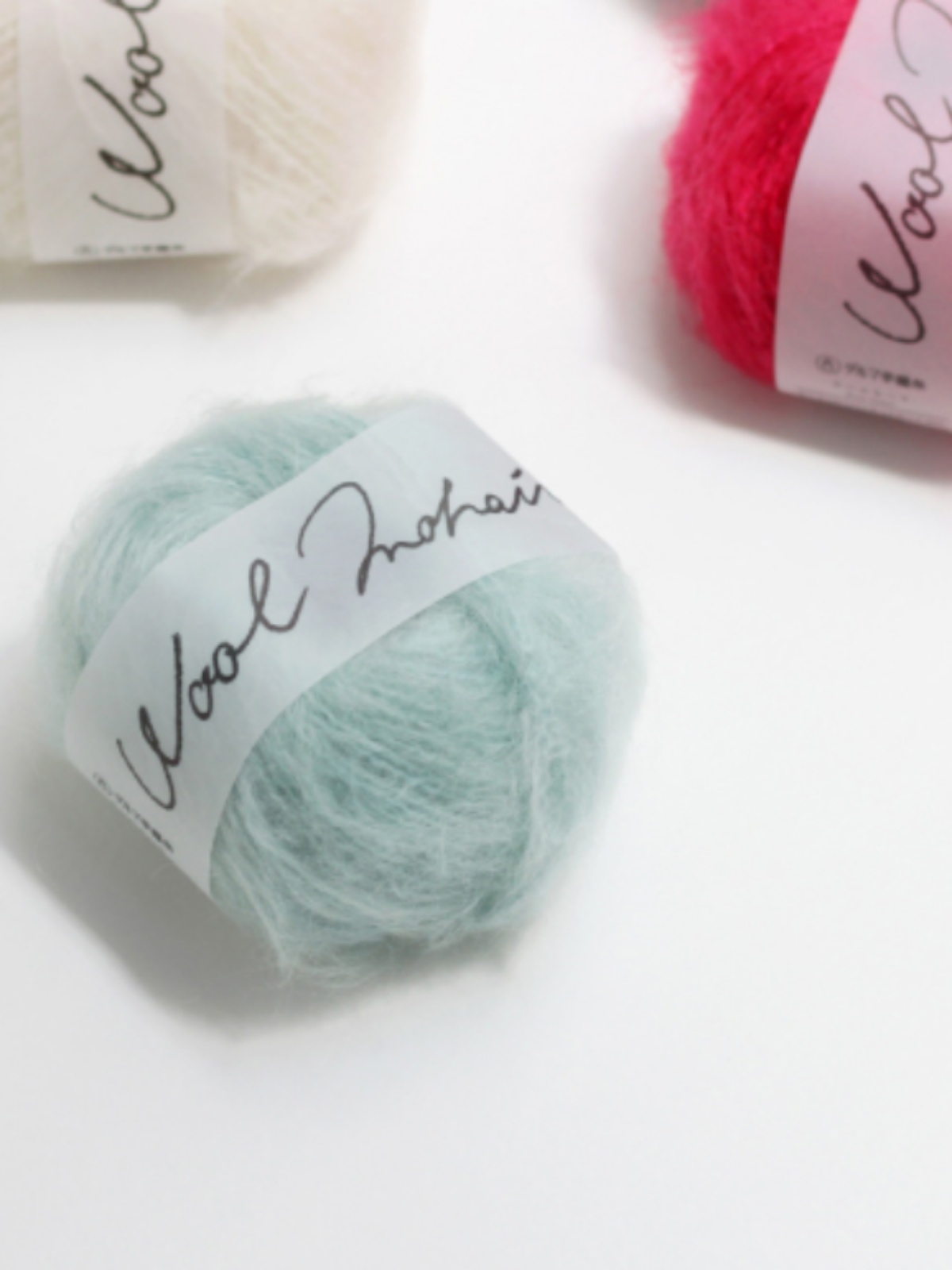 Daruma Horizontal Field Wool M - огляд і ціна Sewing Thread In Textile