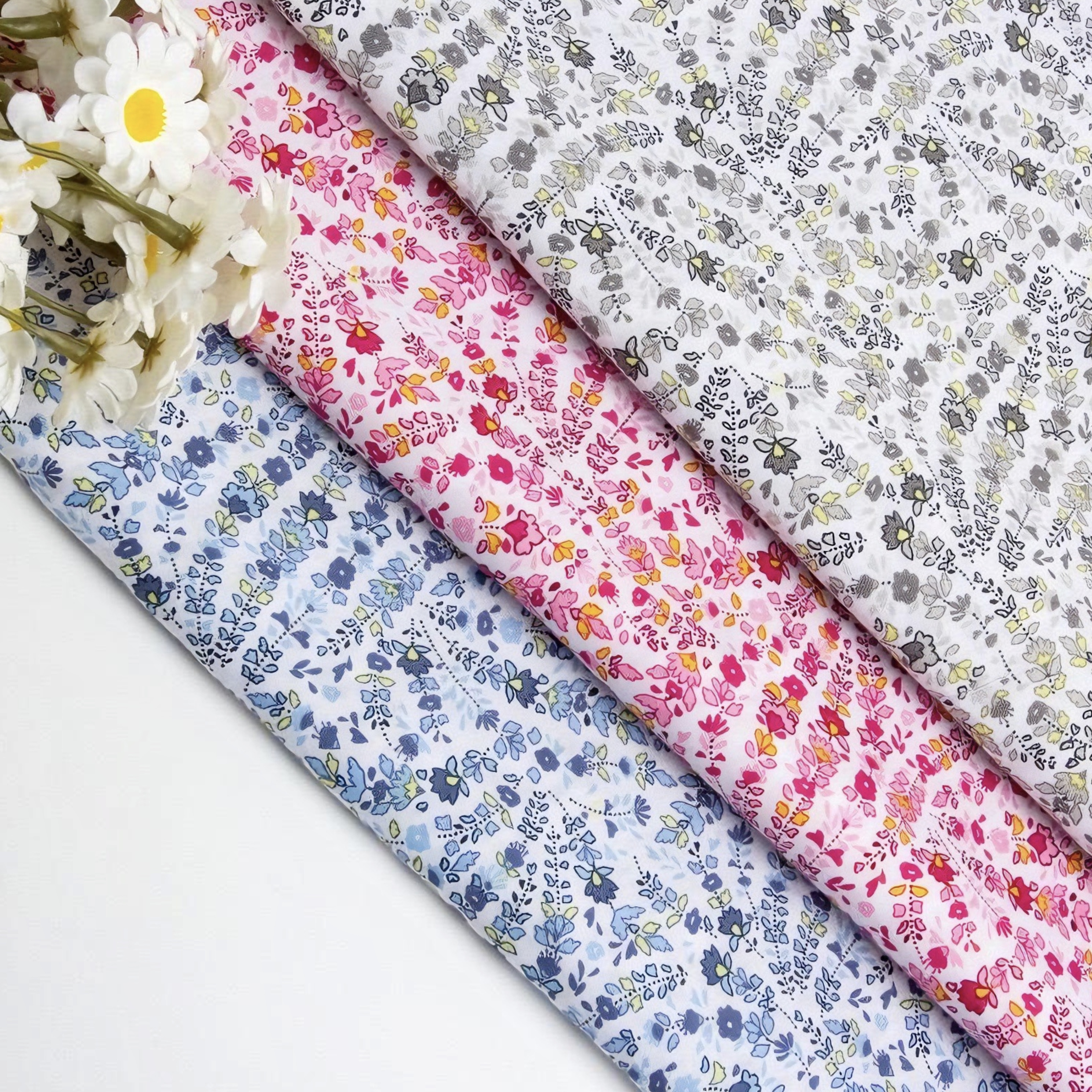 Vintage Floral Printed Fabric  - огляд і ціна Vintage Sewing Textile